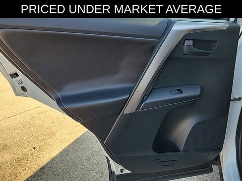 Used 2016 Toyota RAV4 LE FWD image 12