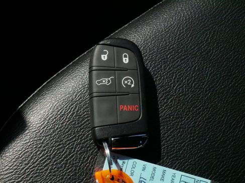 Used 2026 Jeep Compass Latitude AWD/4WD image 32