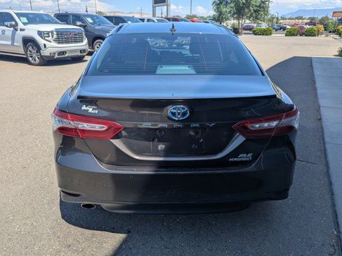 Used 2018 Toyota Camry XLE w/ Audio Package FWD image 4