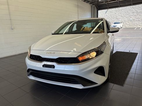 Used 2024 Kia Forte LXS image 3