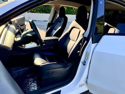 Used 2020 Tesla Model Y Long Range AWD/4WD image 25