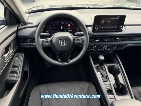 Certified 2025 Honda Accord SE image 11