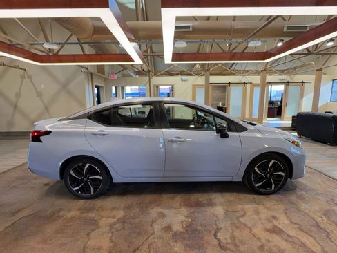 Used 2024 Nissan Versa SR image 4