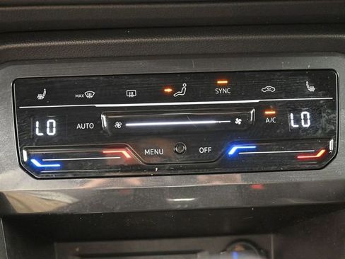 Used 2023 Volkswagen Tiguan SE R-Line image 22