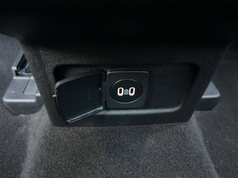 Used 2025 Lincoln Corsair Grand Touring image 16