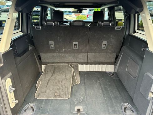 Used 2025 Ford Bronco Badlands image 7