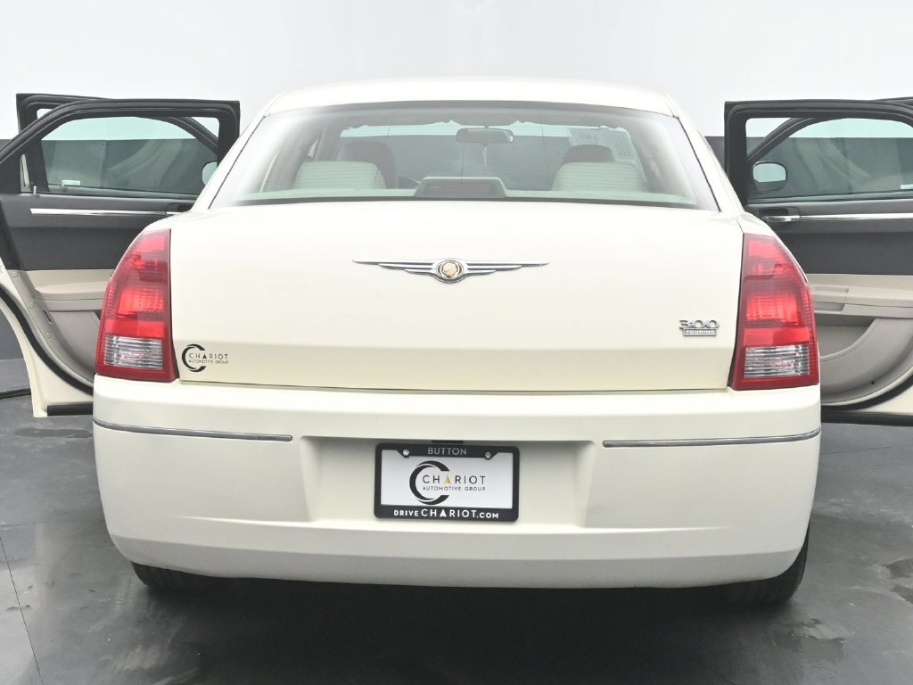 Used 2005 Chrysler 300 Touring w/ Sound Group RWD image 50