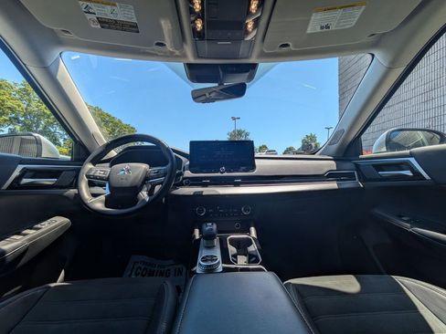 Used 2025 Mitsubishi Outlander SE AWD/4WD image 26