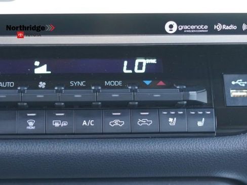 Used 2023 Toyota Tundra Limited image 31