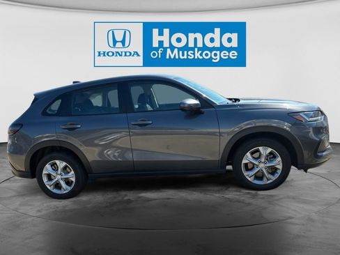 Used 2025 Honda HR-V LX image 4