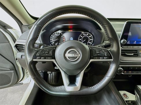 Used 2023 Nissan Altima 2.5 SR image 9