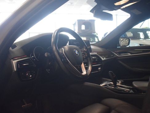 Used 2018 BMW 530i xDrive AWD/4WD image 38
