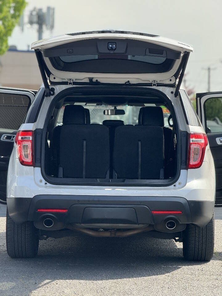 Used 2015 Ford Explorer XLT w/ Equipment Group 202A AWD/4WD image 9