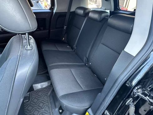 Used 2007 Toyota FJ Cruiser 4WD image 22