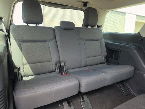 Used 2025 Ford Expedition Active RWD image 12