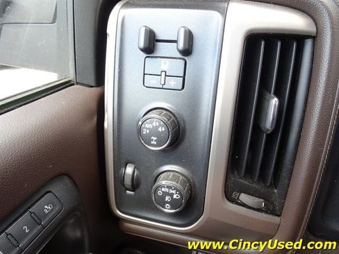 Used 2015 GMC Sierra 1500 Denali w/ Driver Alert Package AWD/4WD image 24