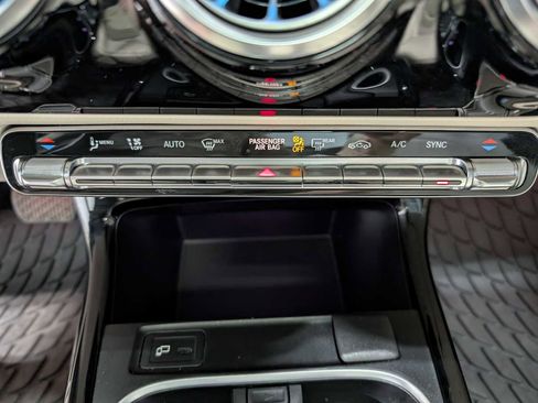 Used 2023 Mercedes-Benz CLA 250 4MATIC image 30