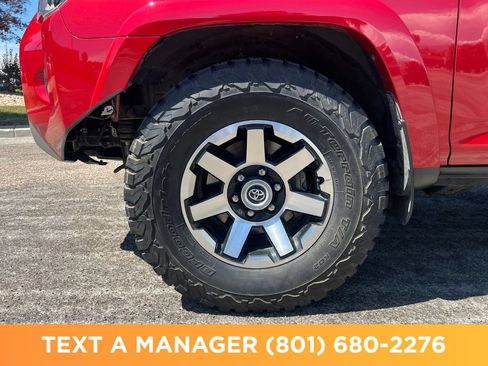Used 2023 Toyota 4Runner TRD Off-Road Premium w/ Moonroof Package AWD/4WD image 25