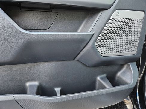 Used 2023 Ford F150 Lariat w/ Trailer Tow Package image 17