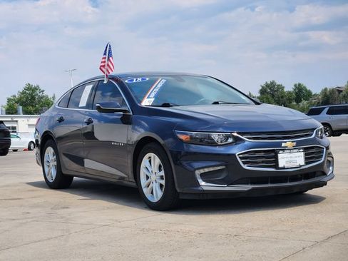 Used 2018 Chevrolet Malibu LT FWD image 3
