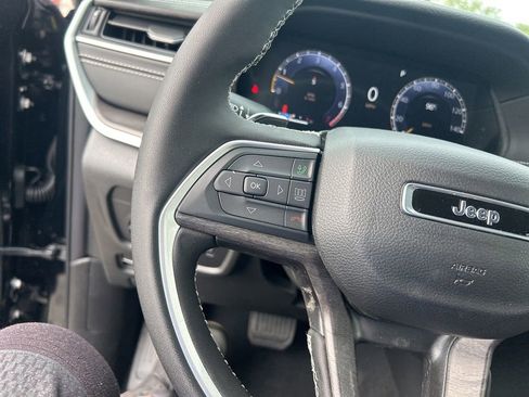 Certified 2024 Jeep Grand Cherokee Limited image 51