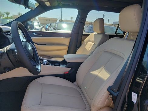 New 2025 Jeep Grand Cherokee L Limited w/ Luxury Tech Group II image 16