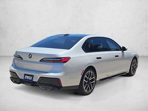 Used 2023 BMW 760i xDrive AWD/4WD image 5