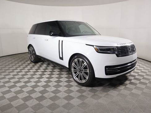 New 2026 Land Rover Range Rover SE image 3