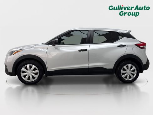 Used 2020 Nissan Kicks S FWD image 3