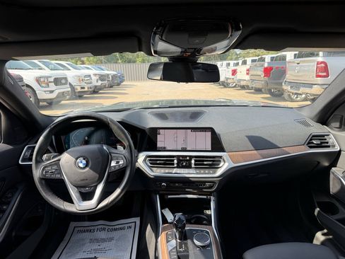 Used 2020 BMW 330i Sedan w/ Premium Package RWD image 17