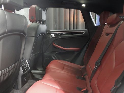 New 2026 Porsche Macan AWD/4WD image 40