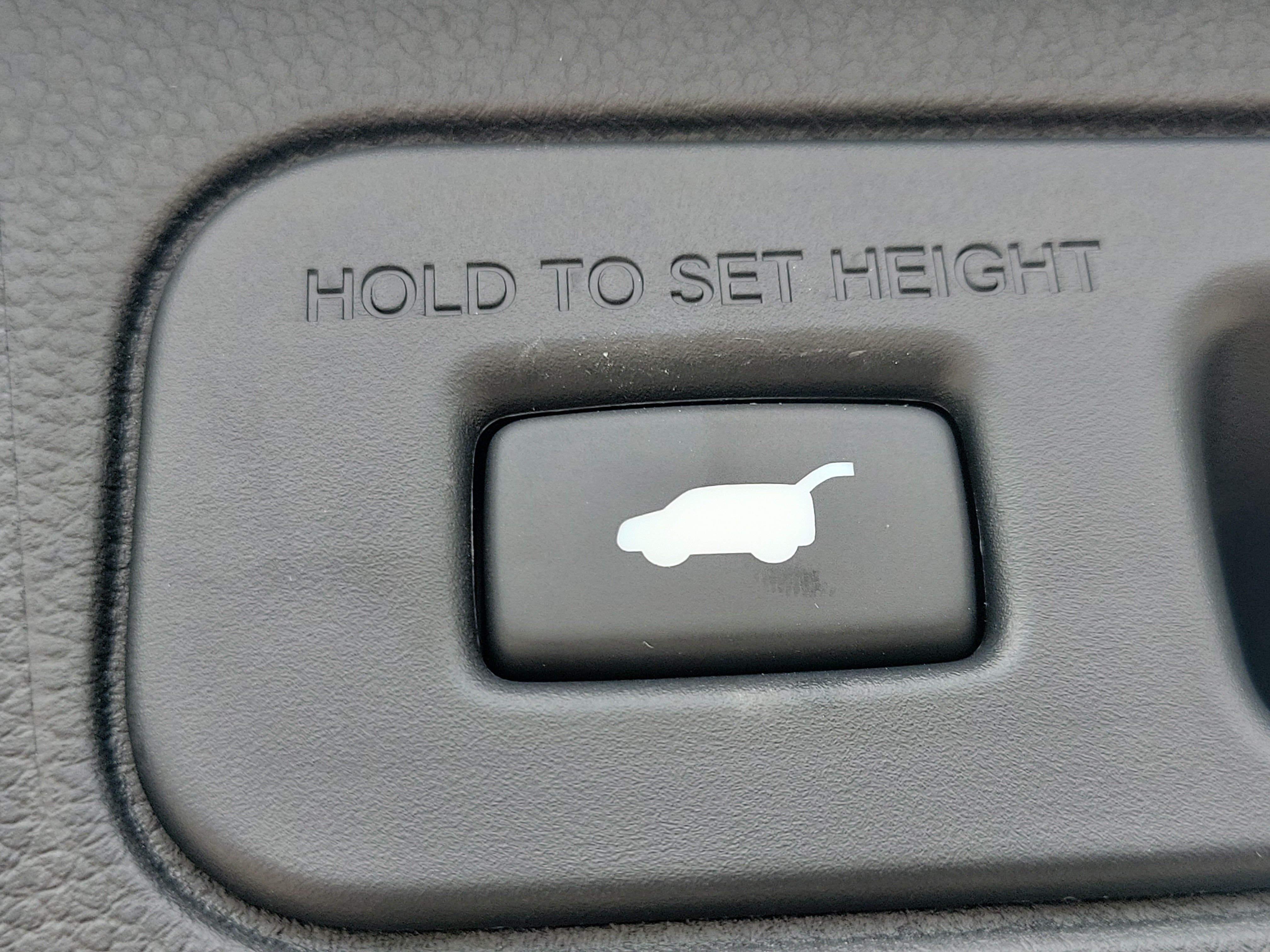 Used 2025 Honda Pilot Touring image 11