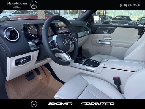 New 2026 Mercedes-Benz GLB 250 image 9