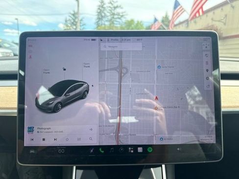 Used 2018 Tesla Model 3 Long Range RWD image 27
