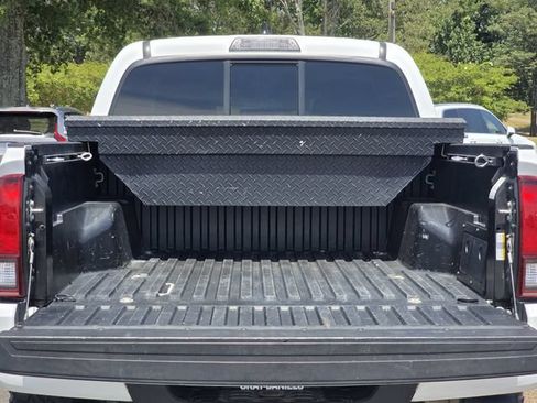 Used 2019 Toyota Tacoma SR w/ SR Convenience Package RWD image 27