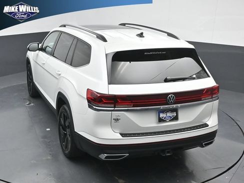 Used 2026 Volkswagen Atlas SE FWD image 13