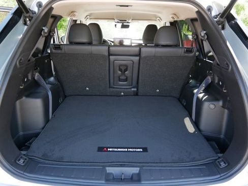 Used 2025 Mitsubishi Outlander SE AWD/4WD image 10
