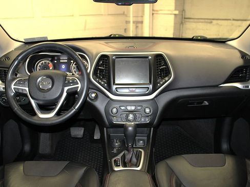 Certified 2017 Jeep Cherokee Trailhawk w/ Comfort/Convenience Group AWD/4WD image 9