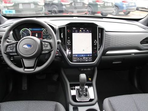 Used 2025 Subaru Forester Premium AWD/4WD image 32