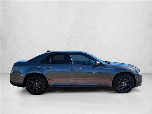 Used 2019 Chrysler 300 S image 4