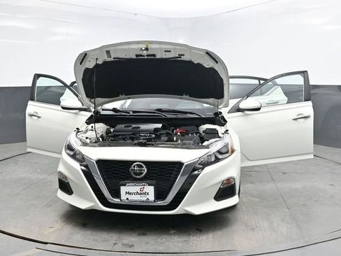 Used 2020 Nissan Altima 2.5 S FWD image 42