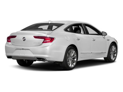 Used 2017 Buick LaCrosse Essence FWD image 2