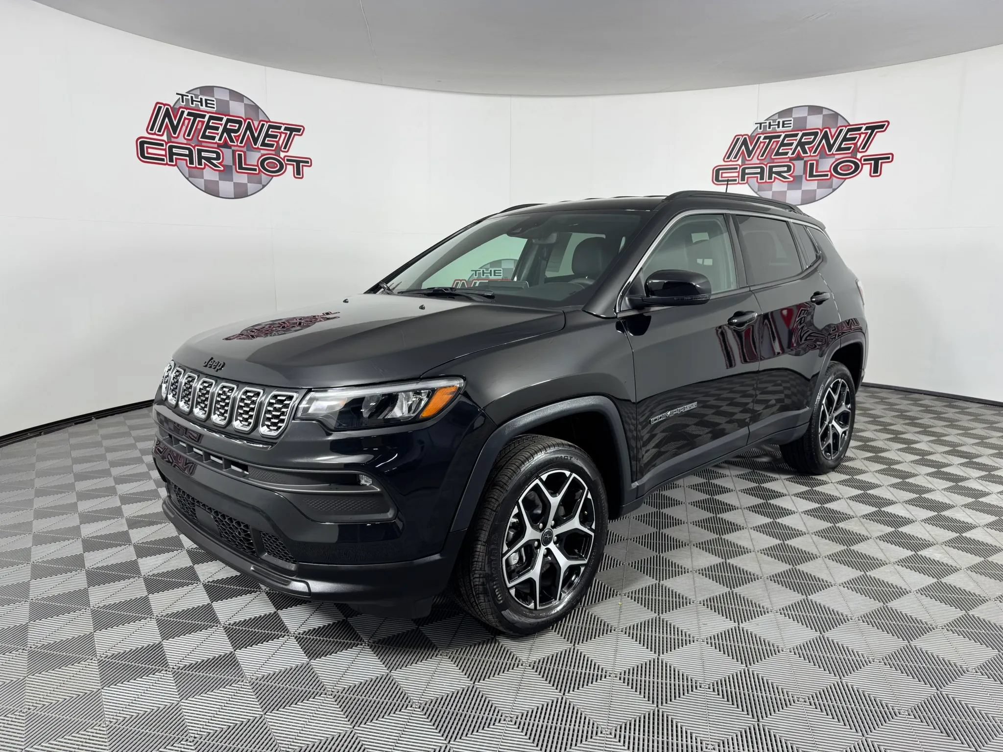 Used 2026 Jeep Compass Limited AWD/4WD image 3