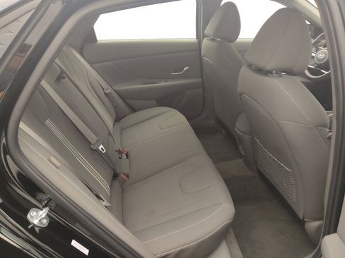Used 2025 Hyundai Elantra SEL FWD image 19