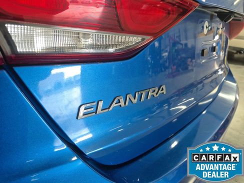 Used 2017 Hyundai Elantra SE image 13