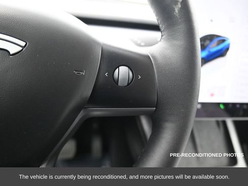 Used 2025 Tesla Model Y Long Range image 23