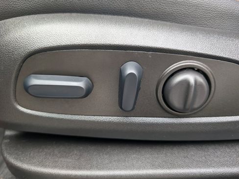 Used 2023 GMC Acadia AT4 w/ Technology Package image 16