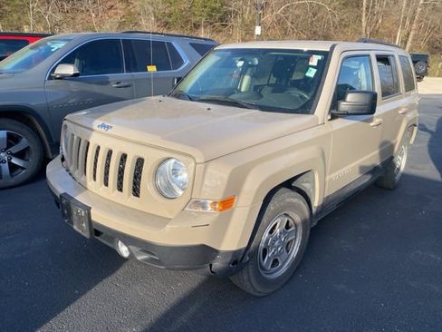 Used 2017 Jeep Patriot Sport w/ Power Value Group image 2