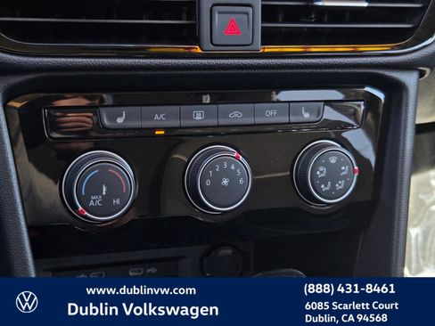 Certified 2023 Volkswagen Taos SE FWD image 19