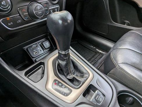 Used 2017 Jeep Cherokee High Altitude w/ Luxury Group image 11